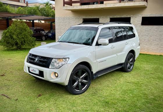 MITSUBISHI PAJERO FULL 3.2 HPE 4X4 16V TURBO INTERCOOLER DIESEL 4P AUTOMÁTICO